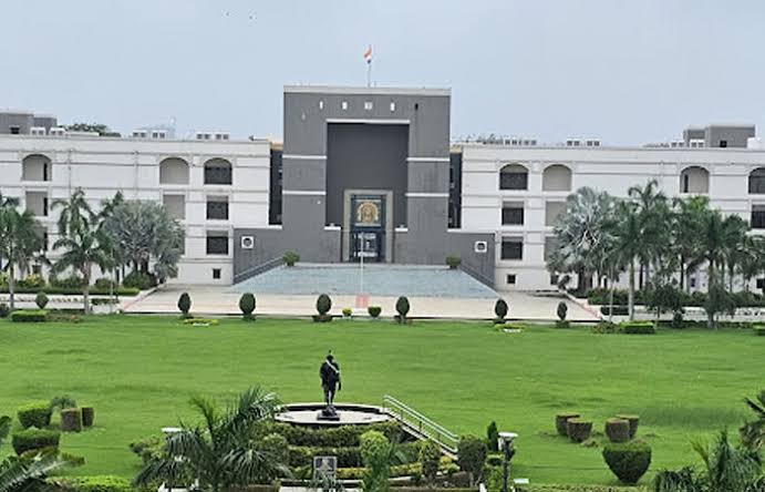 આંગણવાડી બહેનો માટે મોટા સમાચાર, 1 એપ્રિલથી એરિયર્સ સાથે વેતન ચૂકવવાનો ગુજરાત HCનો આદેશ